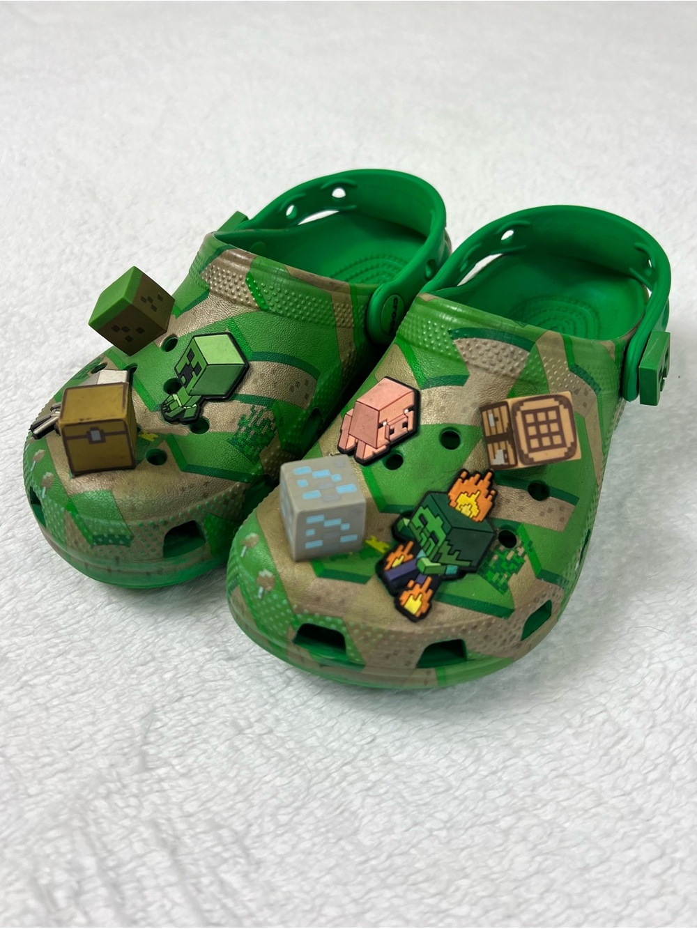 CROCS Minecraft Boys Clogs Size 1